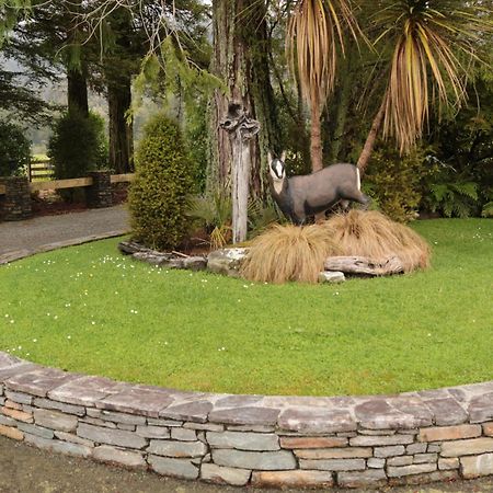 Westholm Lodge Harihari Eksteriør bilde