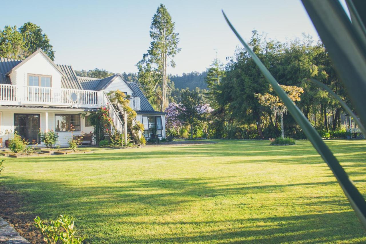 Westholm Lodge Harihari Eksteriør bilde