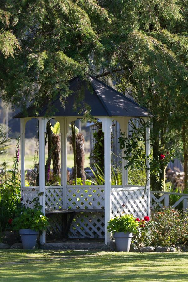 Westholm Lodge Harihari Eksteriør bilde